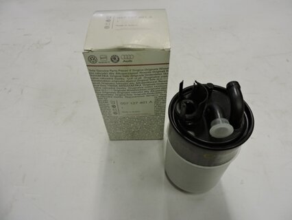 Filtr paliva SUPERB I. 2,5D, ORIGINAL 057127401A