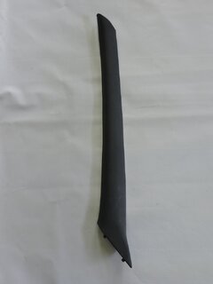 Kryt sloupku A levý FELICIA od 12/1997, ORIGINAL 6U08672335SE