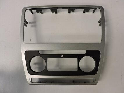 Rámeček rádia stříbrný OCTAVIA II., ORIGINAL 1Z0858069DF