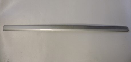 Lišta dveří přední pravá stříbrná OCTAVIA II. SCOUT, ORIGINAL 1Z0853518