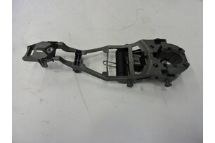 Třmen kliky upevňovací pravý OCTAVIA II., ORIGINAL 1Z0839886A