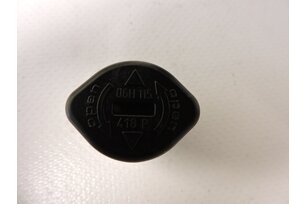 Ucpávka víka motoru OCTAVIA II. 1,8 TSI, ORIGINAL 06H115418P