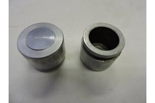 Pístek předního třmenu Š130